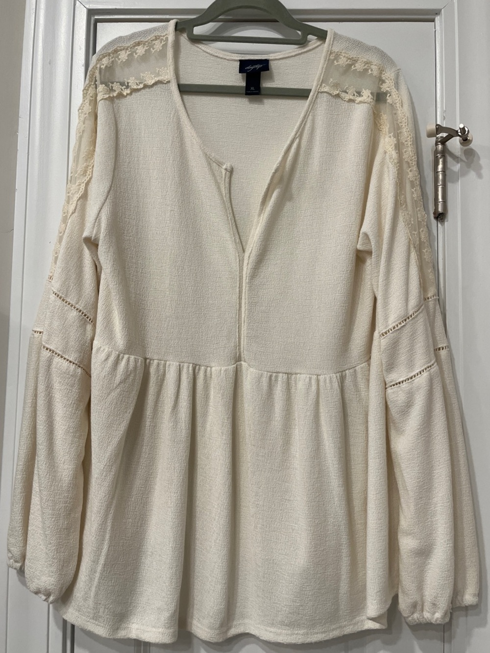 Daytrip Cream Lace-Trim Peasant Tunic New Without Tags Never Worn